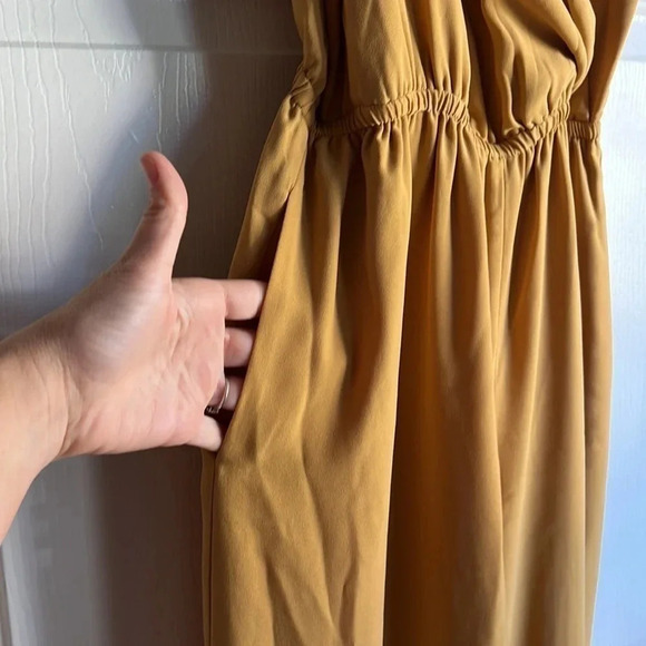 Aritzia Wilfred Melodie Cropped Jumpsuit Women’s size medium - Picture 4 of 13